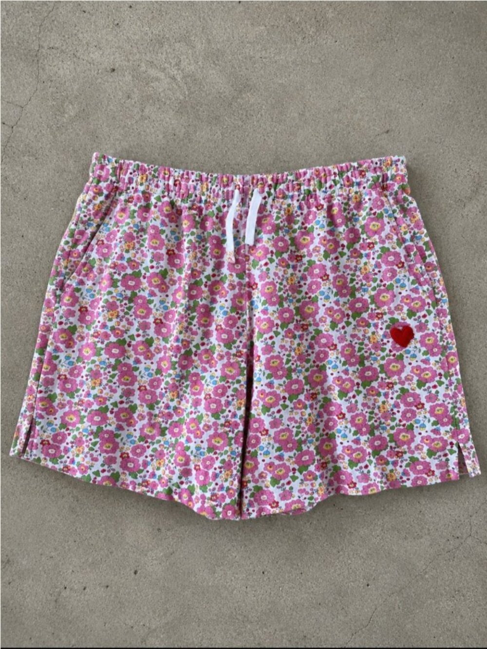 Preloved Floral Sweat Shorts XL Pink Heart Embroidered Made in Canada Coquette